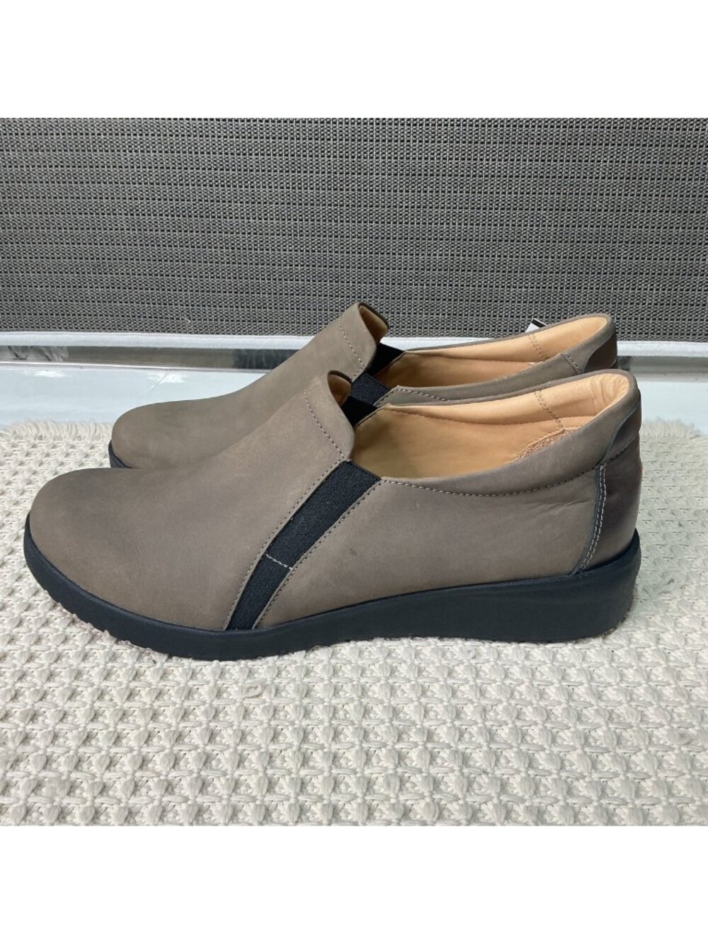 Samuel Hubbard Women’s Featherlight Marine Slip-On Taupe Nubuck Size 11M